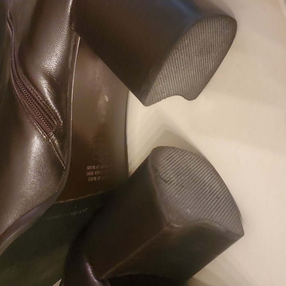 Shoe - Picture 9 of 10